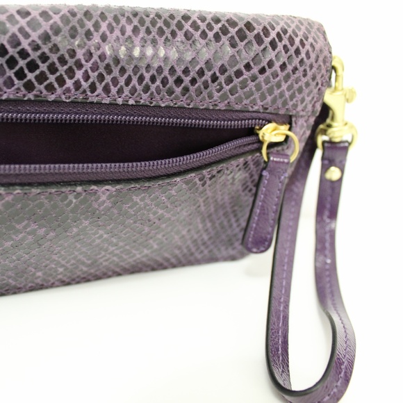Coach Wristlet - Picture 4 of 7